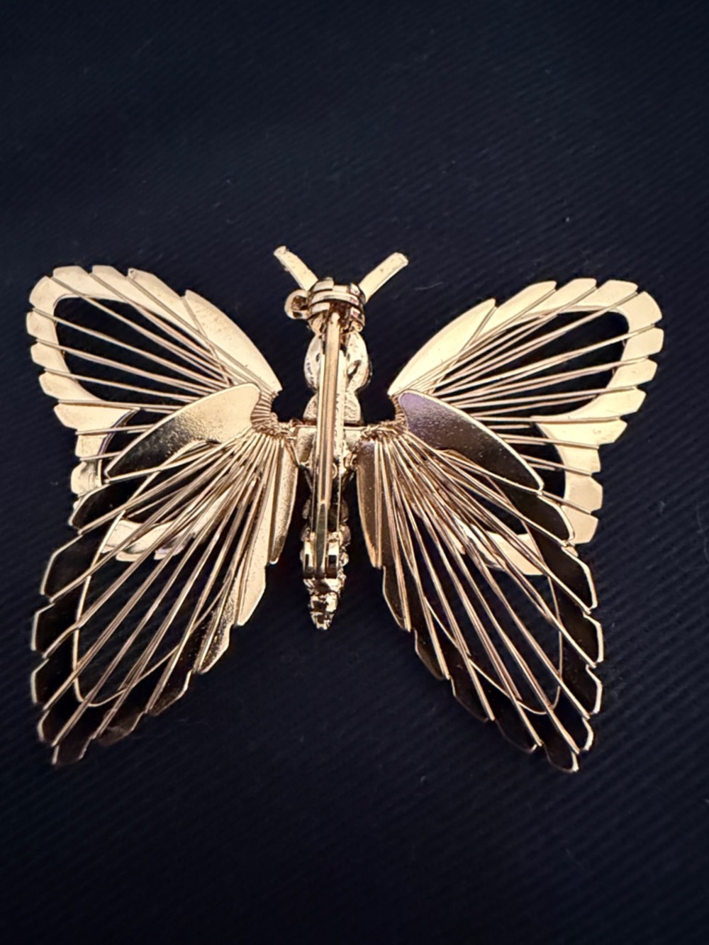 Gold Butterfly Brooch - Delicate Filigree Wings - Picture 3 of 3